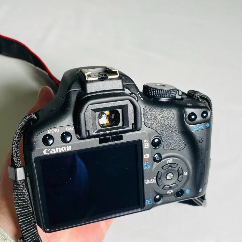 Canon EOS Rebel T1i EOS 500D 15.1MP Digital SLR Camera EFS 18-55mm Lens BUNDLE